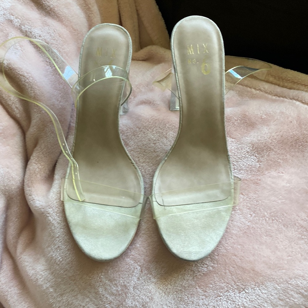 Sexy Strappy Sandal!